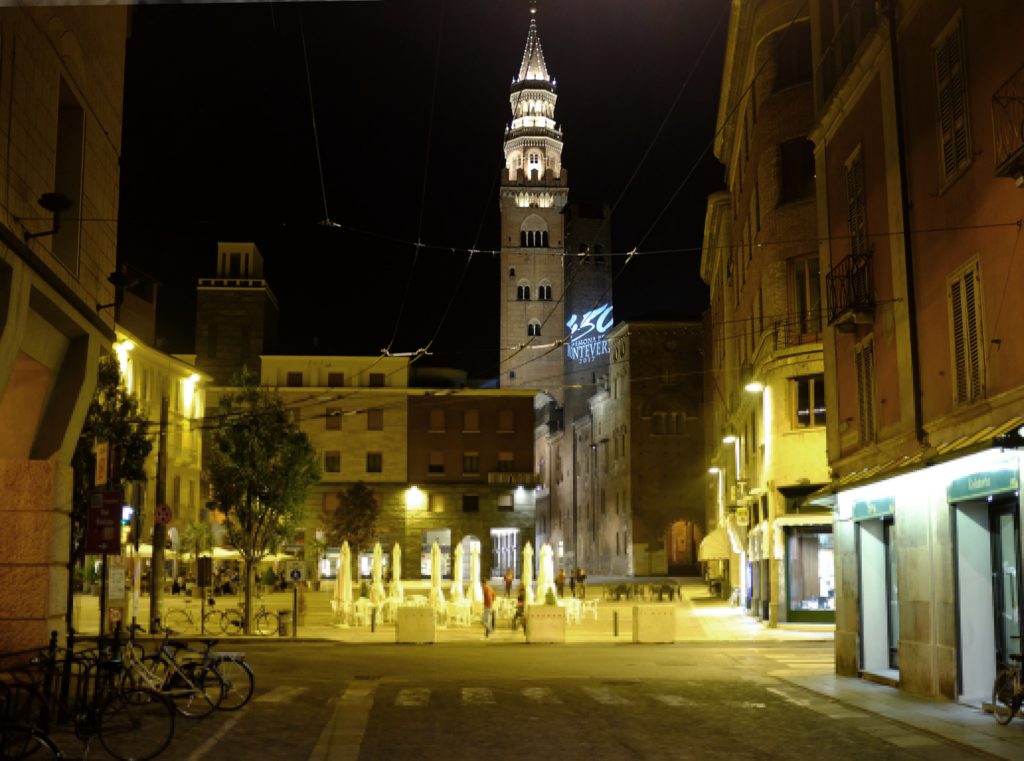 Cremona di notte