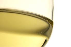 vino bianco bicchiere dettaglio